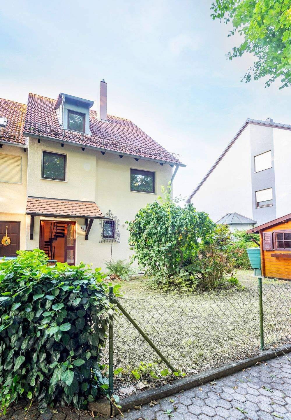 Aus Nachlass: DHH in 90491 Nürnberg, Volbehrstraße 5c / Leerstand / 2 Garagen, 90491 Nürnberg