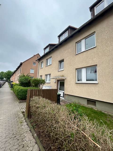 Preisgünstige Eigentumswohnung mit ausgebautem Spitzboden in BS- Lindenbergsiedlung, 38126 Braunschweig (Braunschweig Lindenbergsiedlung Mascherode Rautheim Südstadt)