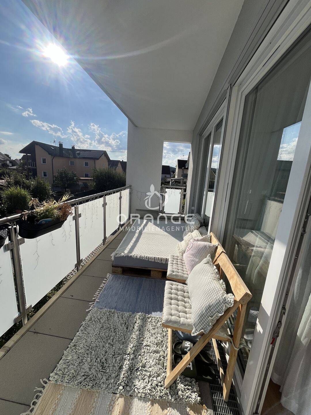***Helle 2 Zi.-Whg. mit Einbauküche und Loggia!***, 93158 Teublitz