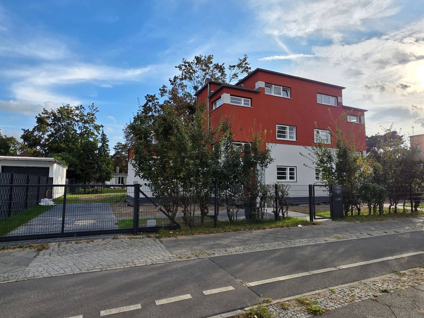 komplett Sanierte Haus zum vermieten, 13591 Berlin (Spandau Falkenhagener Feld Kolonie Gartenbauverein Staaken Staaken)