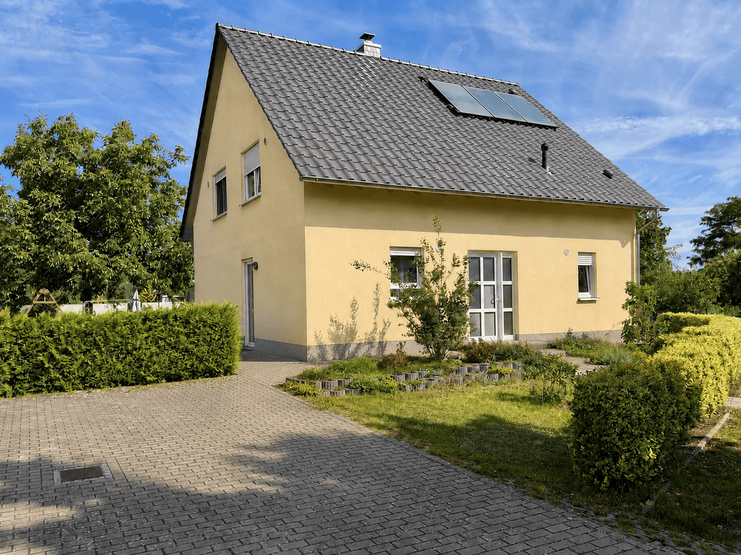 KfW 70 + 6 Zimmer | modernes Familienhaus Bj. 2015 + EBK in ruhiger Sackgassenlage frei ab 07/ 2027, 15537 Gosen-Neu Zittau