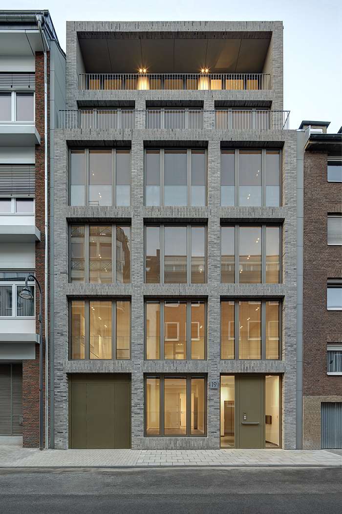 !!! Ruhige Luxus-Wohnung inkl. TG-Stellplatz- fußläufig zum Hbf. !!!, 50668 Köln (Innenstadt-Nord Altstadt-Nord Neustadt-Nord)