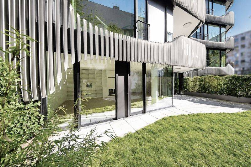 Bezugsfreie 4 Zi-Whg i.d. Johannisstraße mit Garten! mit Kamin EBK Aufzug u TG, 10117 Berlin (Mitte)