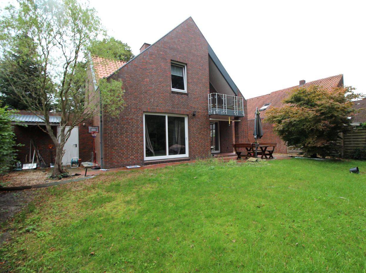 Großes Einfamilienhaus mit Garage, 26209 Hatten