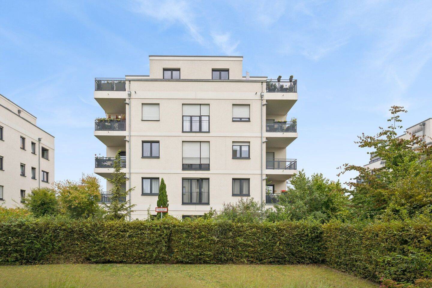 Neuwertige 4-Zimmer-Wohnung mit Süd-Ost-Balkon und Tiefgarage, 14167 Berlin (Steglitz-Zehlendorf Kolonie Abendruh Kolonie Sonnenschein Lichterfelde Zehlendorf)