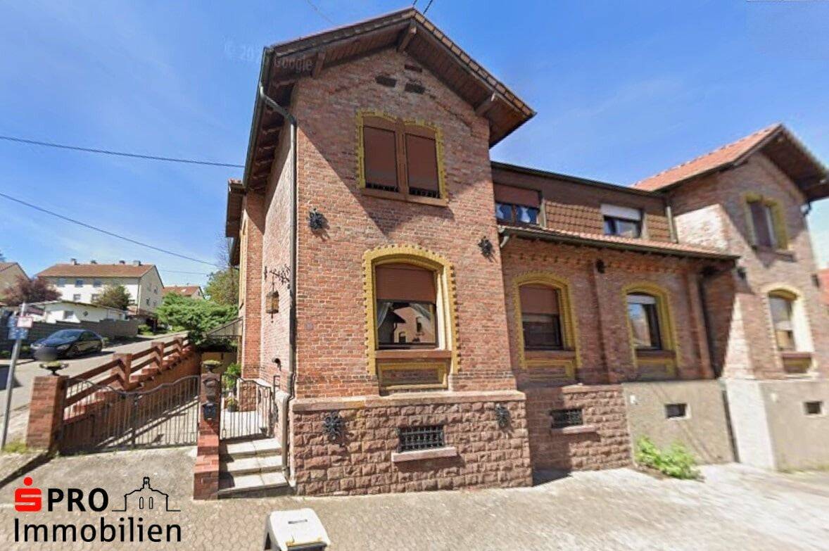 Einseitig angebautes Einfamilienhaus mit Garage, 66125 Saarbrücken
