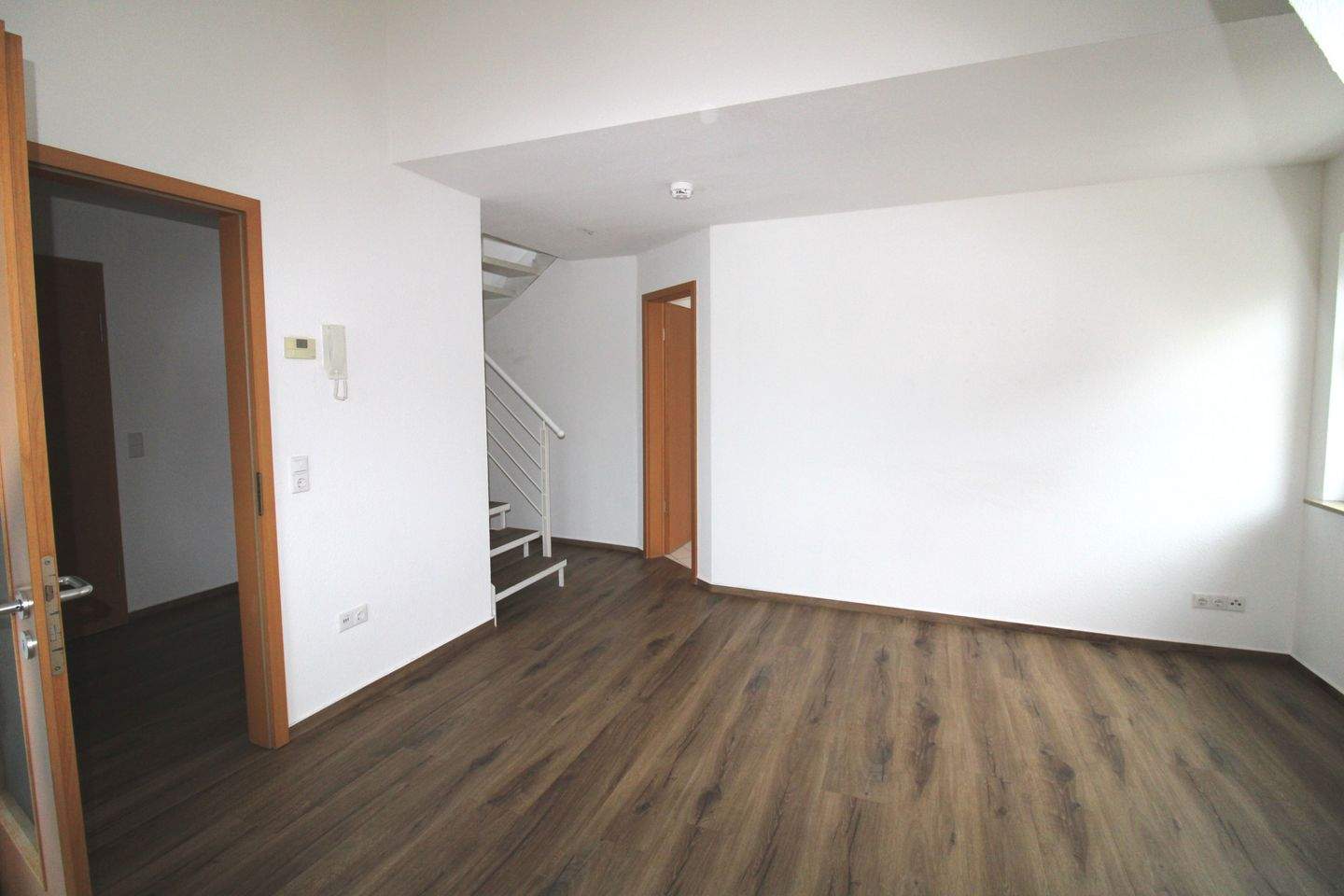 Besichtigung bitte telefonisch abstimmen – 2 Raumwohnung in der Innenstadt, 99867 Gotha