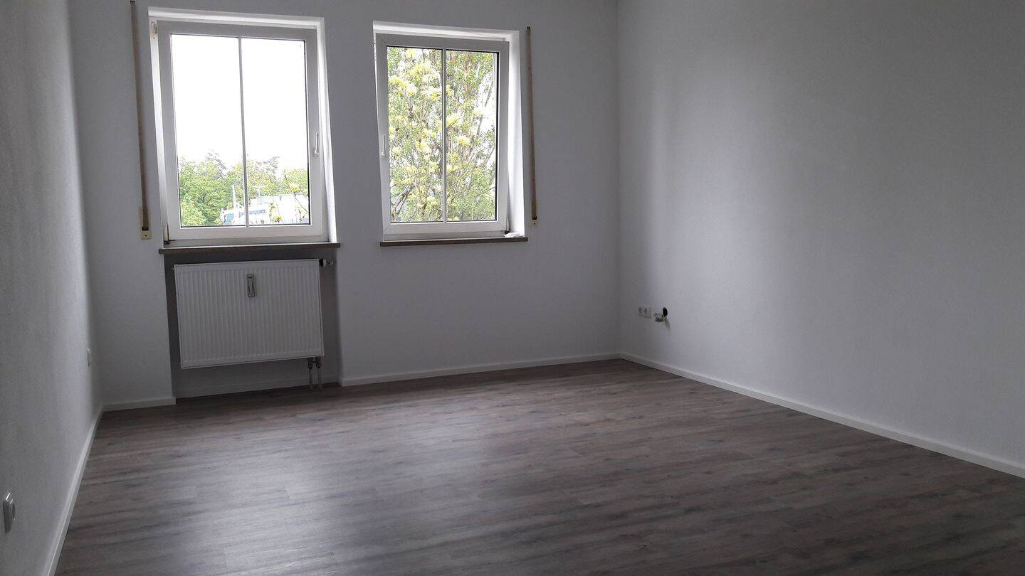 * STADTMITTE mit AUFZUG * — Schönes APPARTEMENT – mit TIEFGARAGE, 84478 Waldkraiburg