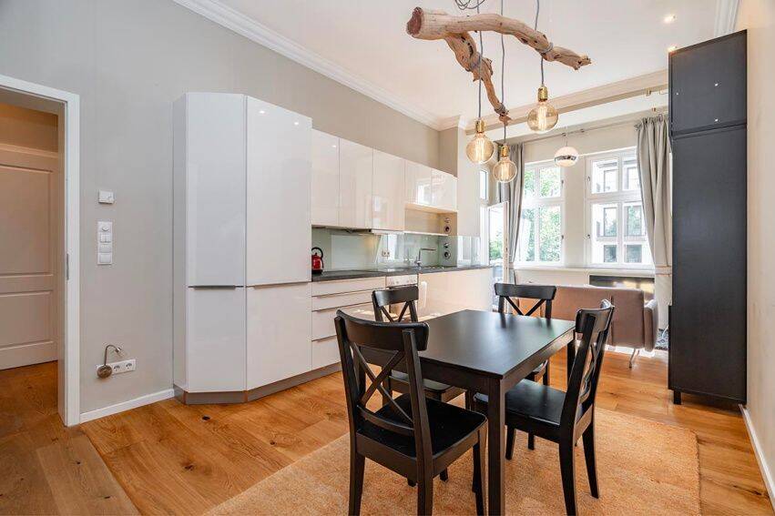 Wunderschöne vollmöblierte kernsanierte Altbauwohnung am Ostkreuz, 10245 Berlin (Friedrichshain-Kreuzberg Friedrichshain)