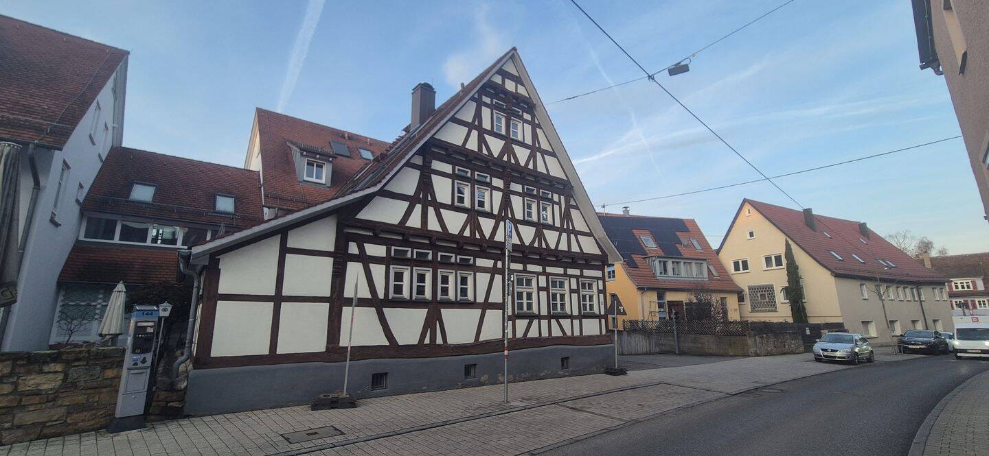 Rustikales Einfamilienhaus im Zentrum von Plieningen, 70599 Stuttgart