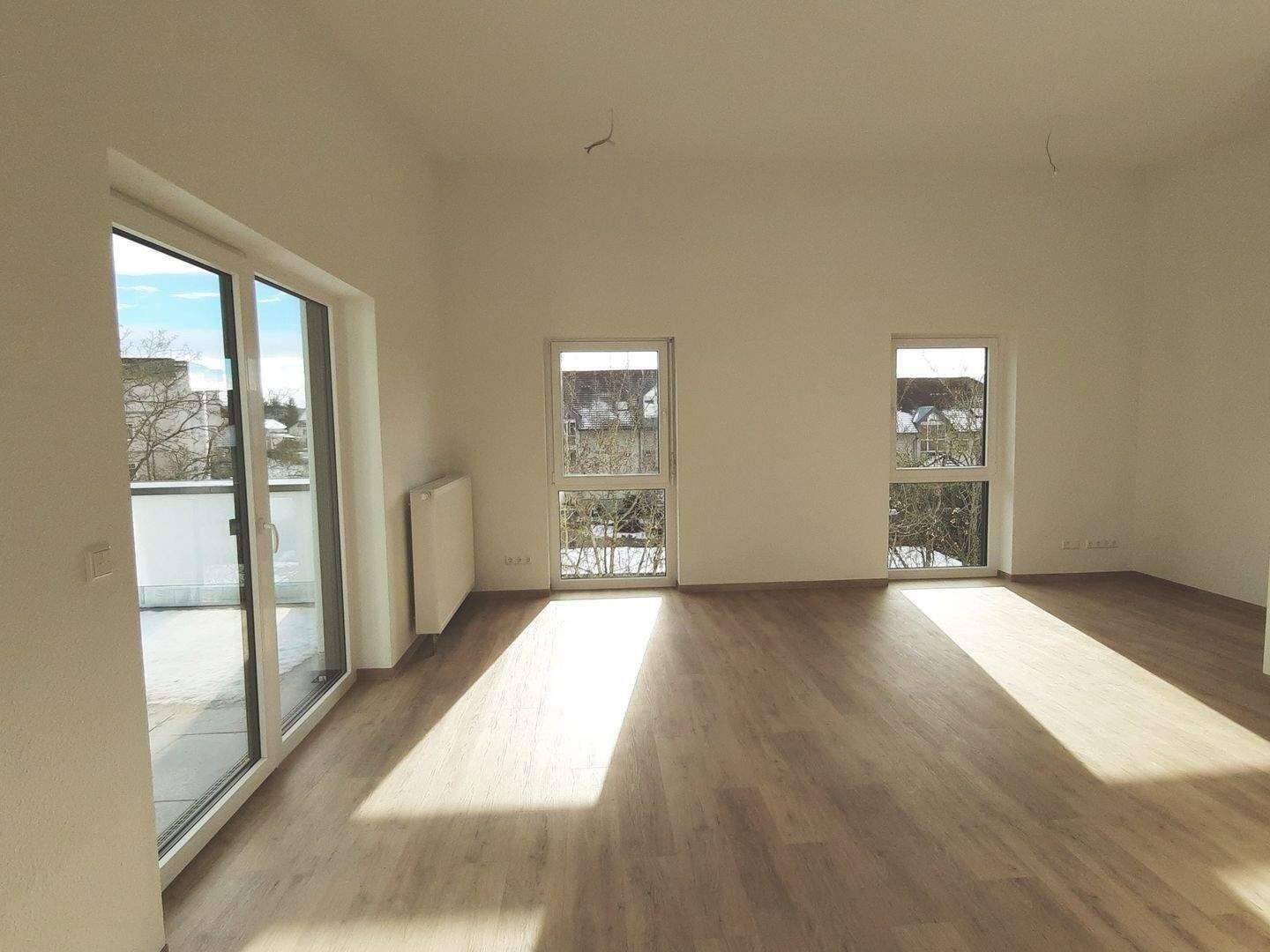 2,5 -Zi.-Wohnung-Einbauküche/Aufzug/Obergeschoss in Trossingen, 78647 Trossingen