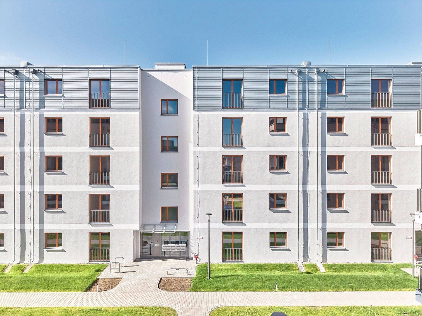 Hygge Höfe – Gartengeschoss mit Terrasse, Parkett, EBK und Duschbad im Erstbezug, 12621 Berlin (Marzahn-Hellersdorf Hellersdorf Kaulsdorf)