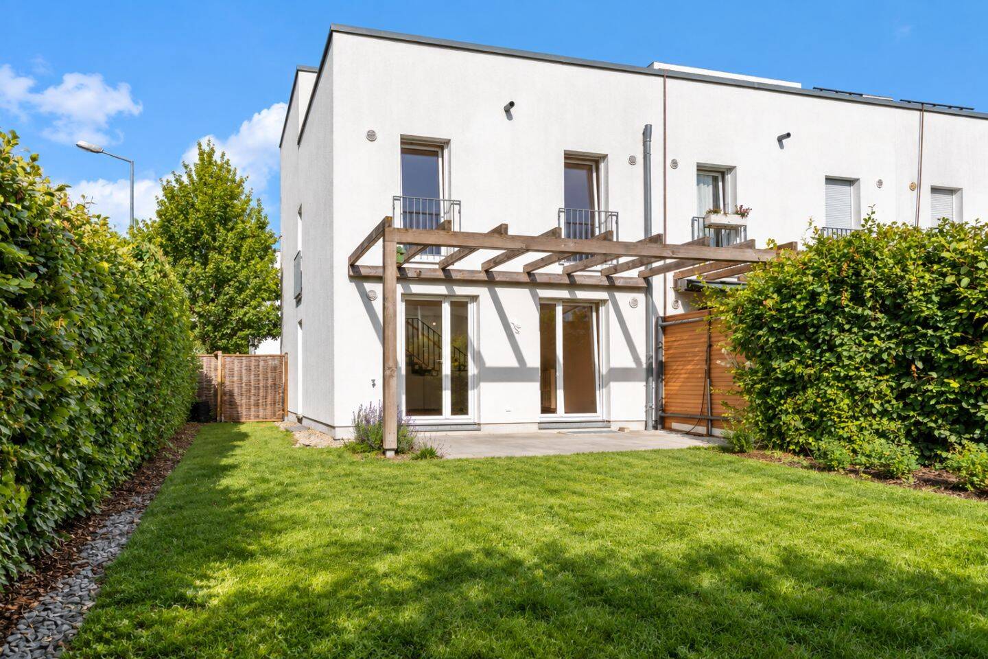 Dachterrasse oder Garten? Wir bieten beides! Modernes Reiheneckhaus in Lerchenfeld, Freising, 85356 Freising