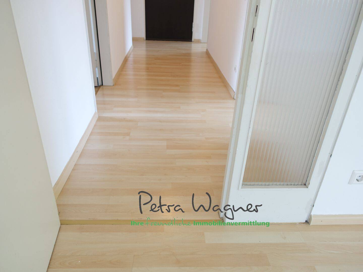 Ihr seid als 4er WG noch auf Wohnungssuche? Coole 4 Zi.-Whg. plus eigenem Garten zur Anmietung, 79117 Freiburg im Breisgau