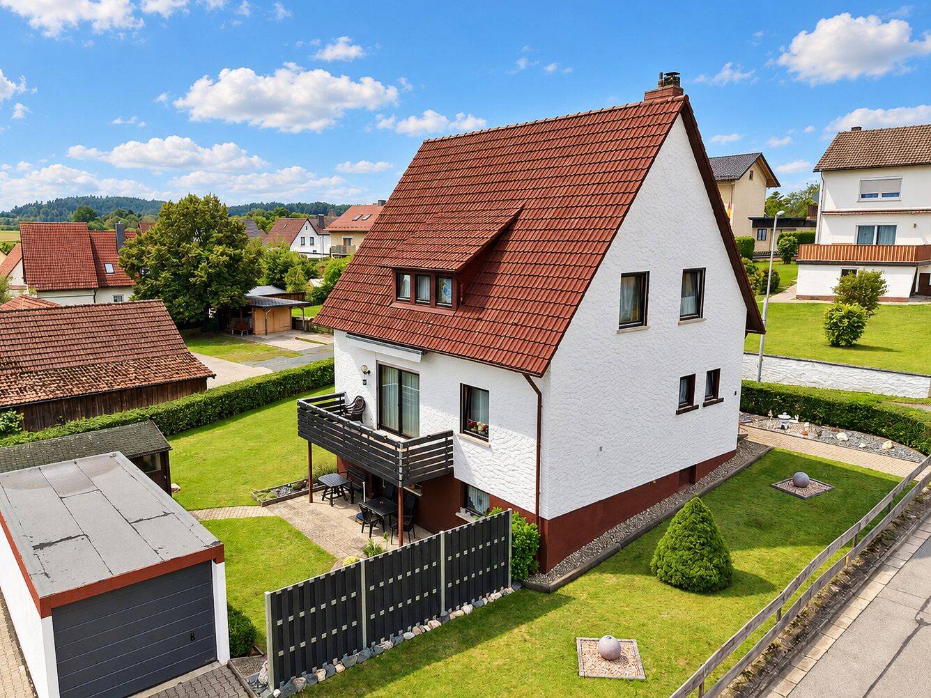 Solides Wohnhaus mit schönem Garten in Küps, 96328 Küps