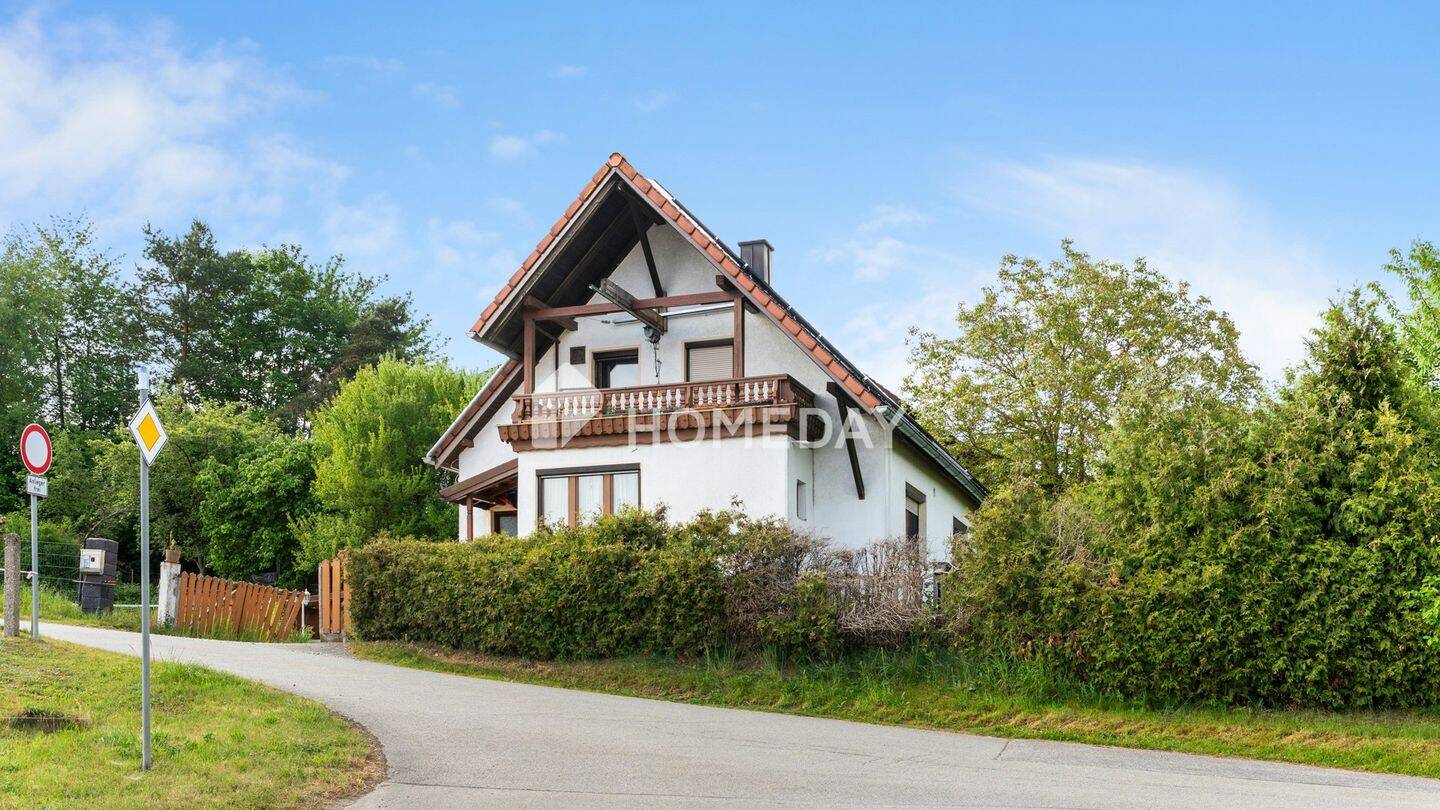 Familienhaus mit großem Grundstück, Wintergarten und Photovoltaikanlage, 94501 Aldersbach