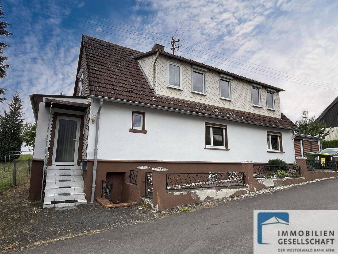 Solides Einfamilienhaus in ruhiger Ortsrandlage von Mudenbach!, 57614 Mudenbach