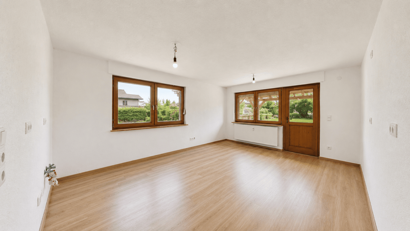 Attraktive Erdgeschosswohnung in Zweifamilienhaus mit Gartenanteil, 77656 Offenburg