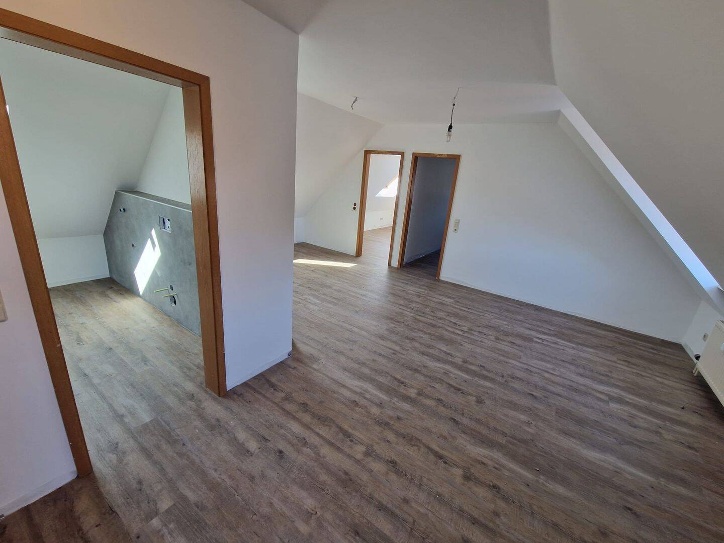 geräumige Dachwohnung – neu saniert, 64720 Michelstadt