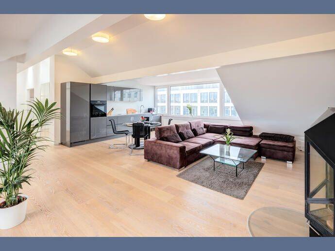 Möbliert: Moderne Dachgeschosswohnung Nähe Stiglmaierplatz – 80335 München – Bild 1 von 1
