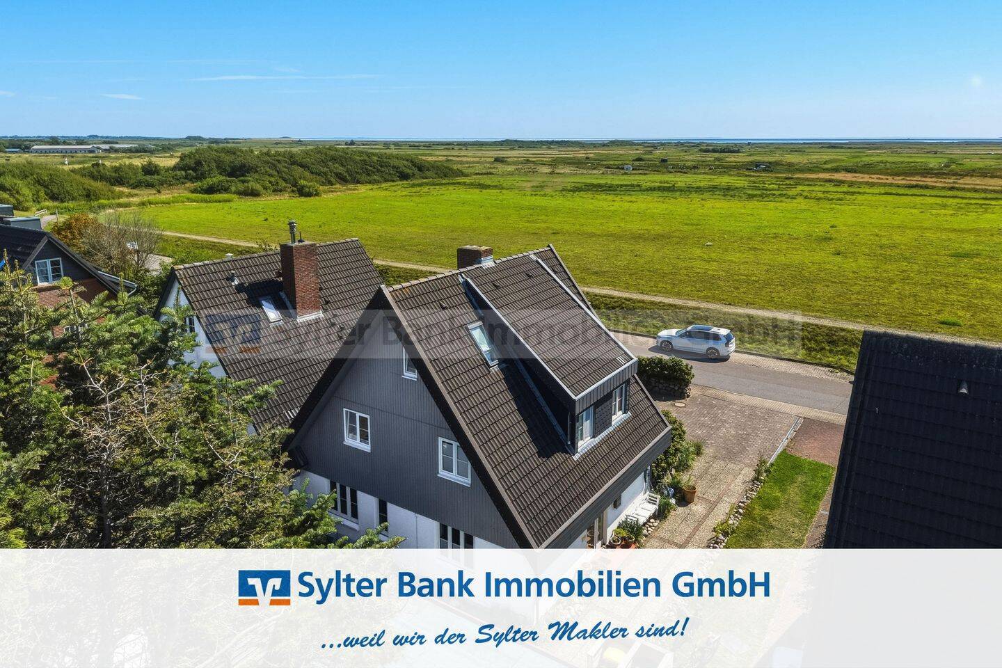 Wohnen mit Weitblick – Exklusive Doppelhaushälfte mit Einliegerwohnung in bester Lage von Westerland, 25980 Sylt