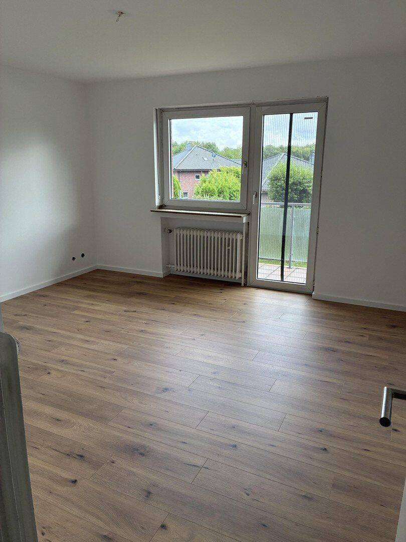 Schöne, renovierte 2 Zimmer- Wohnung mit Balkon, 41189 Mönchengladbach