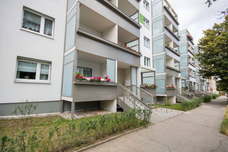 Nachnutzer gesucht! 2-Zimmerwohnung mit Blick ins Grüne, 6120 Halle (Saale) (Dölau Heide Nord Heide Süd Kröllwitz Lettin)