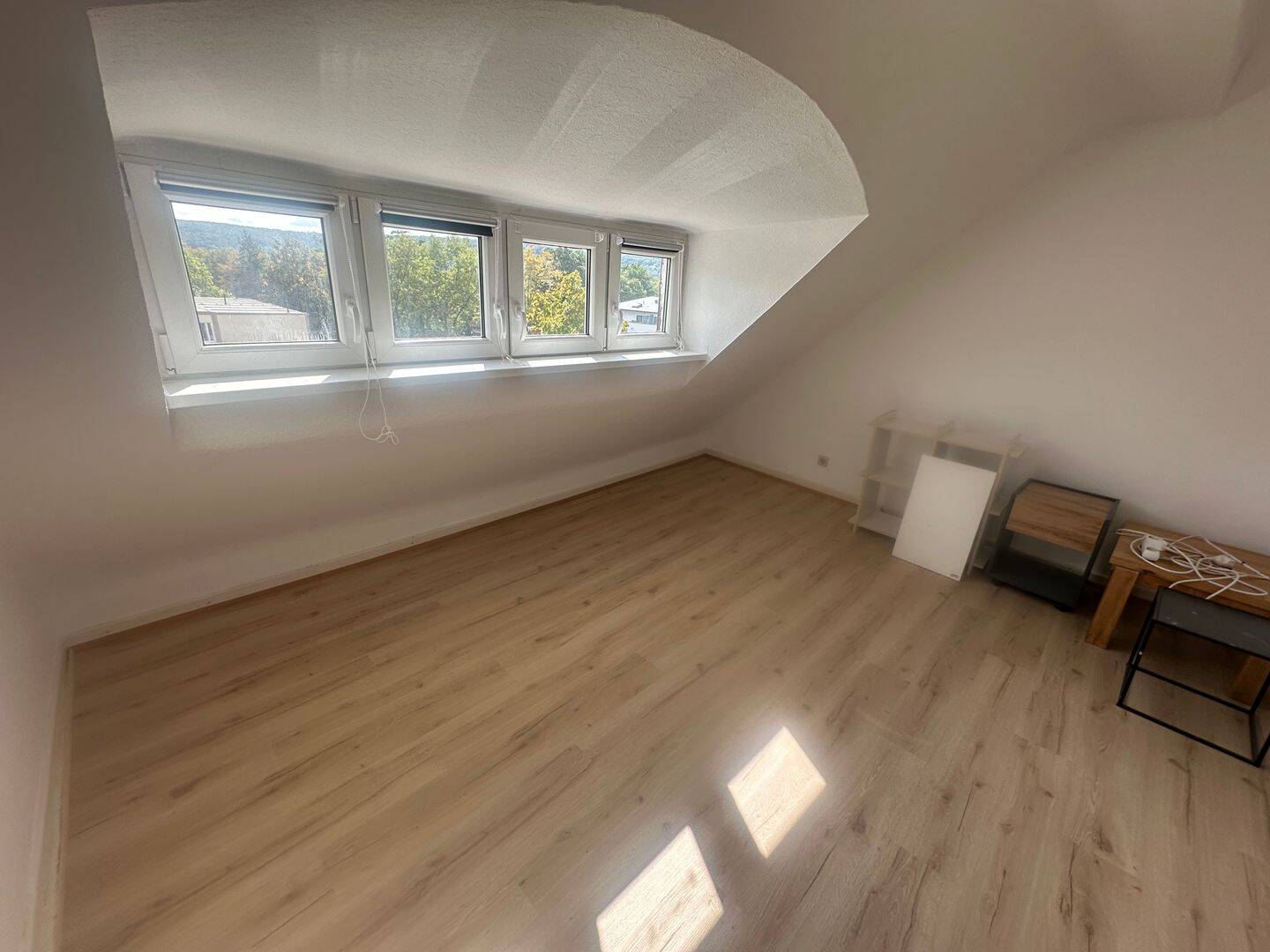 Sbr.-St. Arnual * gemütliche DG-Wohnung * 2 ZKB * Küche, 66119 Saarbrücken