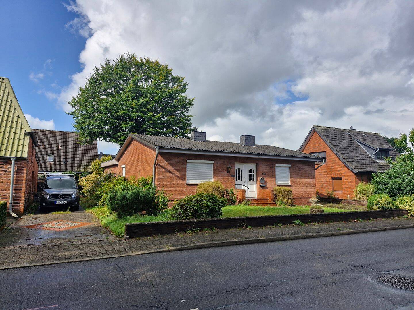 Pflegebedürftiger Bungalow mit drei Schlafzimmern und großem Wohn- und Essbereich in Fockbek, 24787 Fockbek