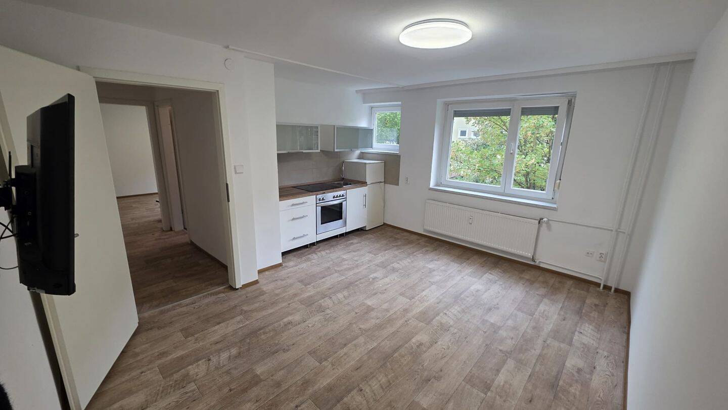 Modern renovierte Wohnung in Fürth-Hardhöhe – Einbauküche & hervorragende Verkehrsanbindung, 90766 Fürth (Eigenes Heim Hardhöhe Unterfarrnbach Weststadt)