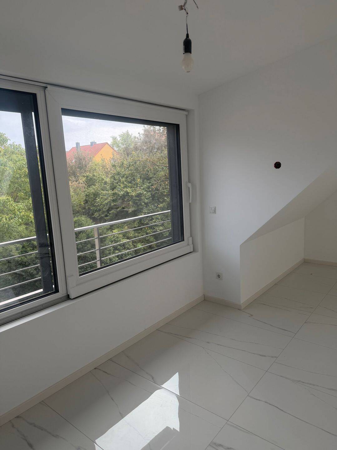 Erstbezug: Moderne Dachgeschoss Wohnung, 67480 Edenkoben