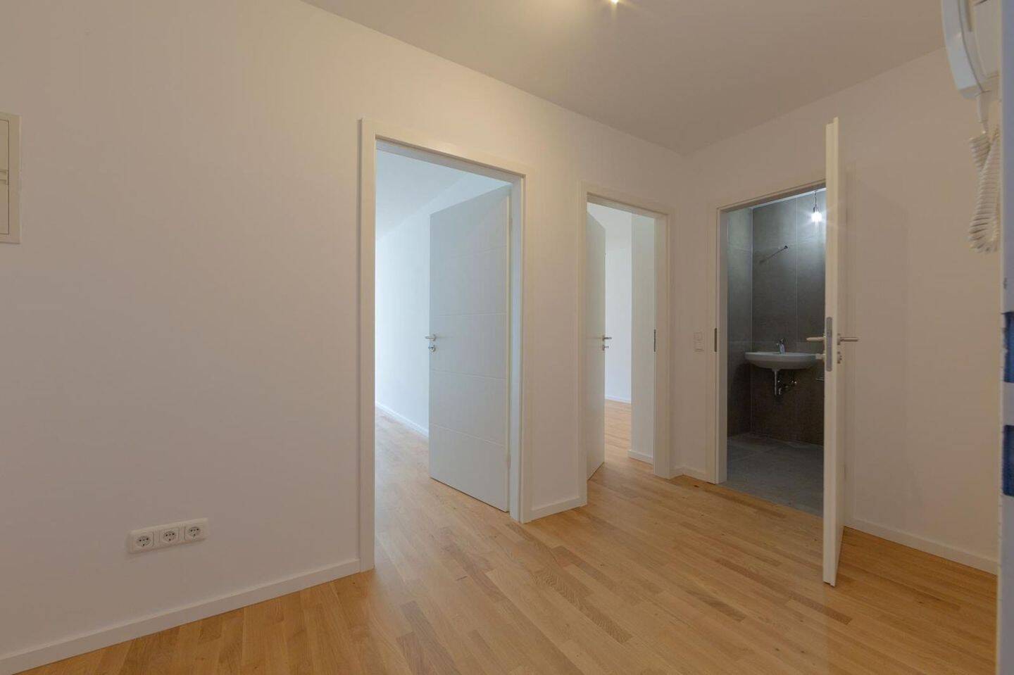 Charmante, neu renovierte Gartenwohnung mit 55? Wohnfläche in München-Freimann – ab sofort!, 80939 München (Milbertshofen-Am Hart Schwabing-Freimann)
