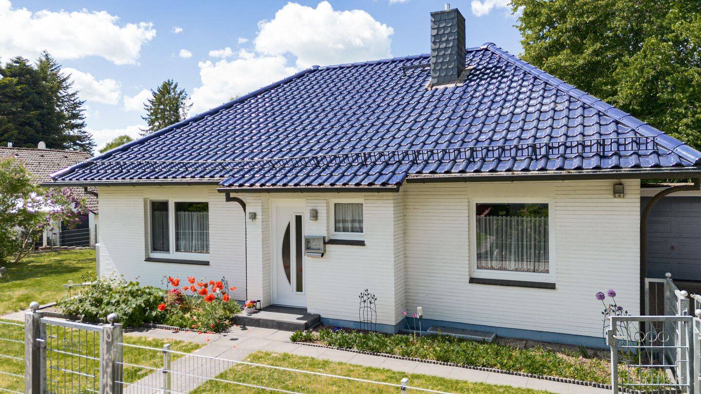 Einziehen und wohlfühlen: Energetisch modernisierter Bungalow in begehrter Wohnlage, 23879 Mölln