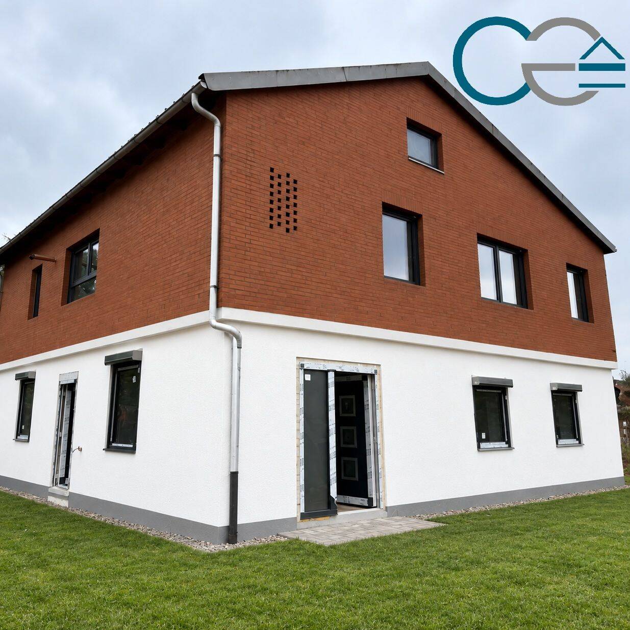 Kernsanierte 5- Zimmer Obergeschosswohnung mit großem Balkon in Laderholz!, 31535 Neustadt am Rübenberge