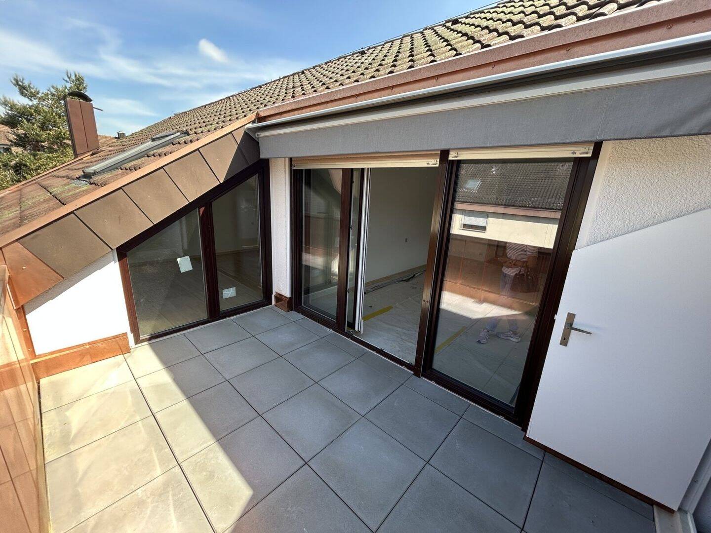 **SANIERTE 2,5 Zimmer DG – Wohnung mit Teilrheinblick**, 78266 Büsingen am Hochrhein