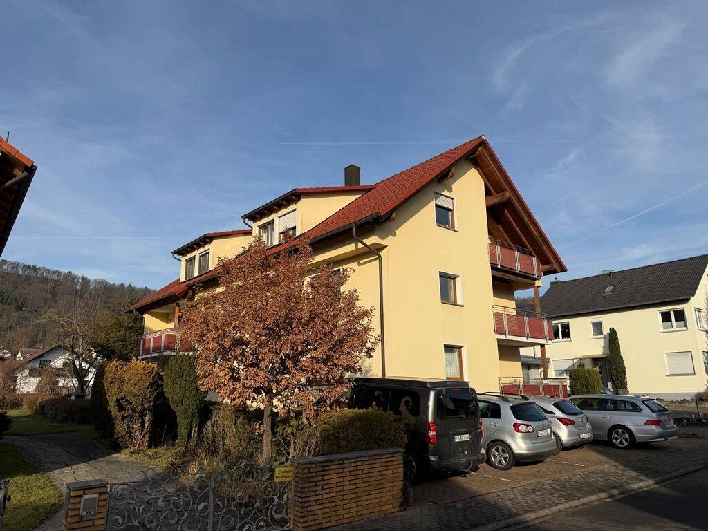 TOP!! 3 Zimmer-DG m. Balkon! Einbauküche ! sehr gepflegt ! beste Dämmung ! ruhige Wohnlage!, 63920 Großheubach