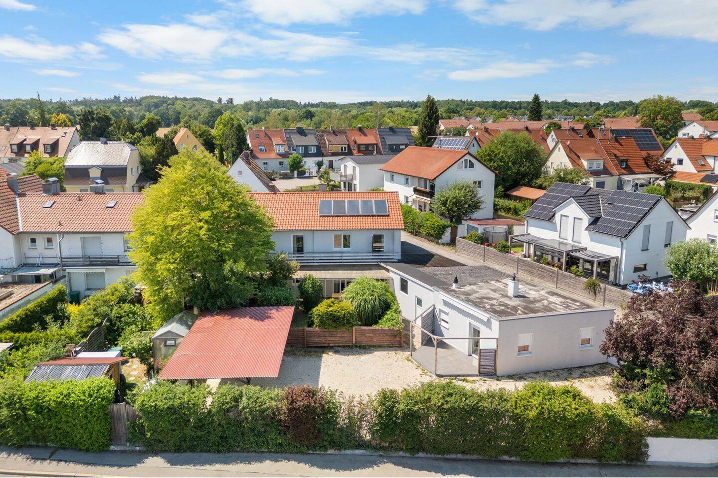 *KÄUFER-PROVISIONSFREI*: Mehrgenerationenhaus bzw. MFH (mit 5 WE) komplett freistehend!, 86391 Stadtbergen
