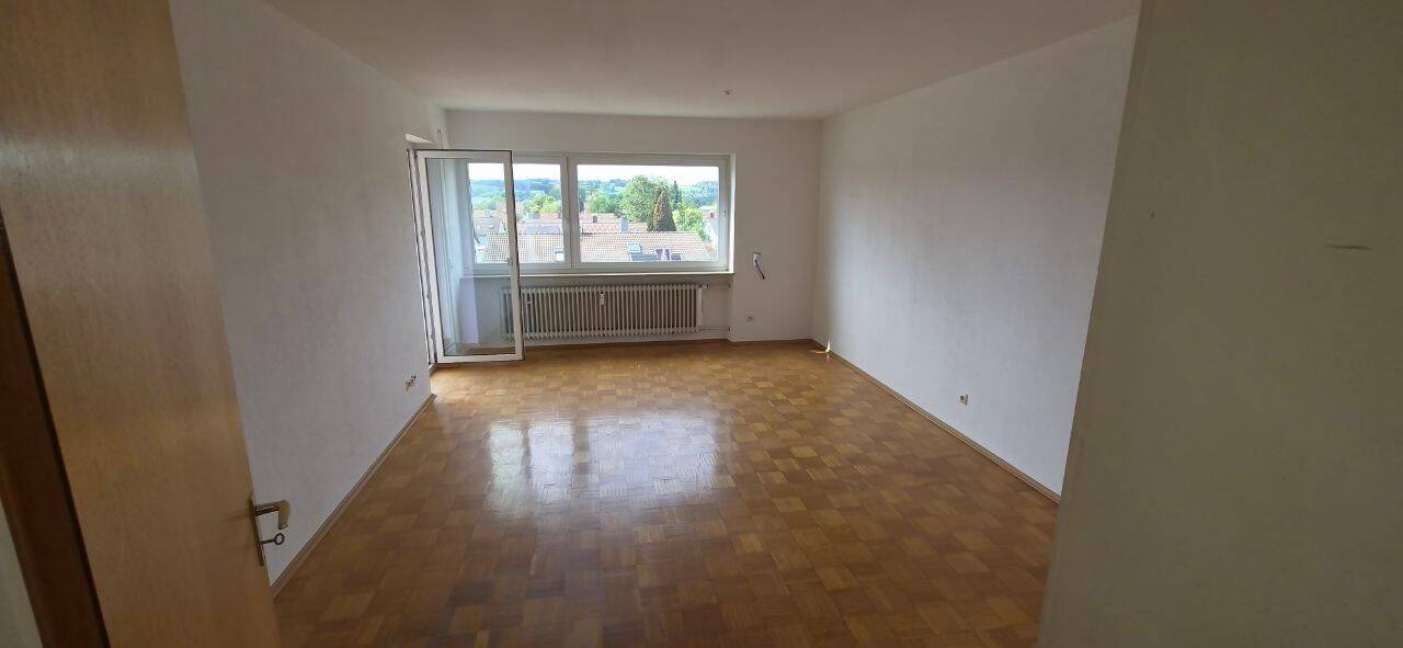 3,5-Zimmer-Wohnung mit Balkon in Weingarten, 88250 Weingarten