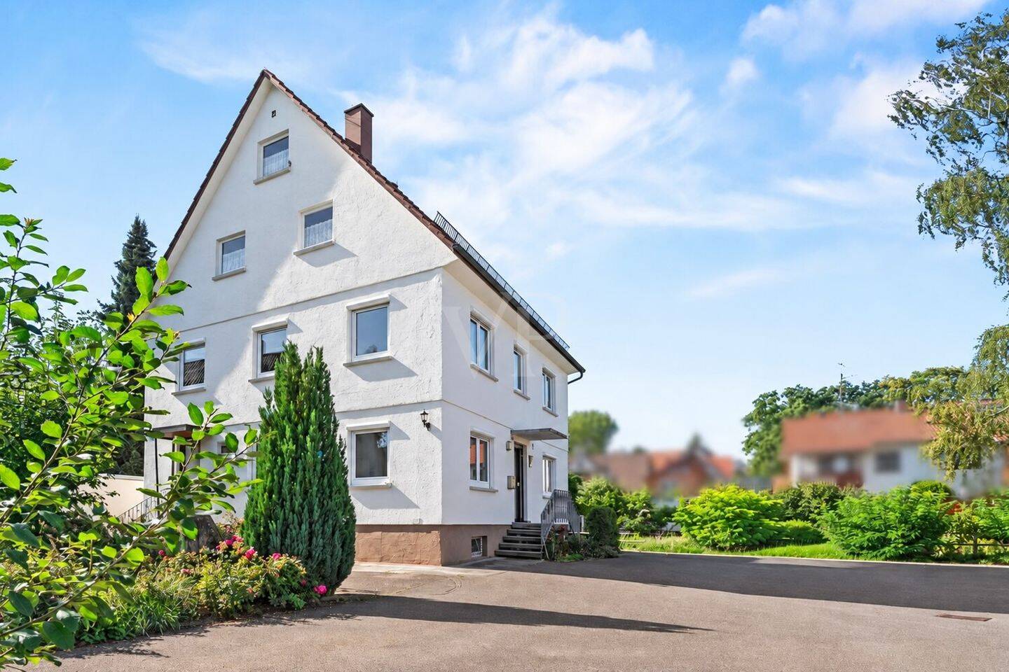 Wohnen, vermieten oder neu bauen: Saniertes Haus mit großem Grundstück und Entwicklungspotenzial, 88441 Mittelbiberach