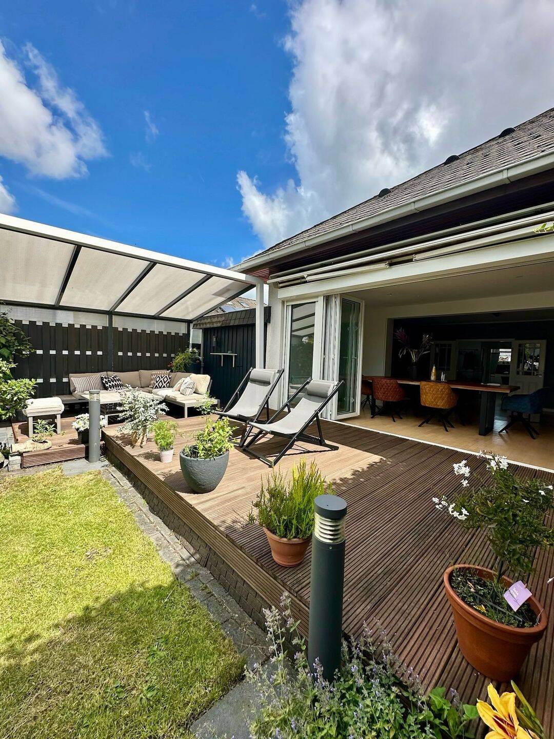 Möblierte Doppelhaushälfte voll möbliert mit Garten, Terrasse und Lounge in Hamburg-Schnelsen – befristet 3 bis 12 Monate, 22457 Hamburg (Eimsbüttel Eidelstedt Niendorf Schnelsen)