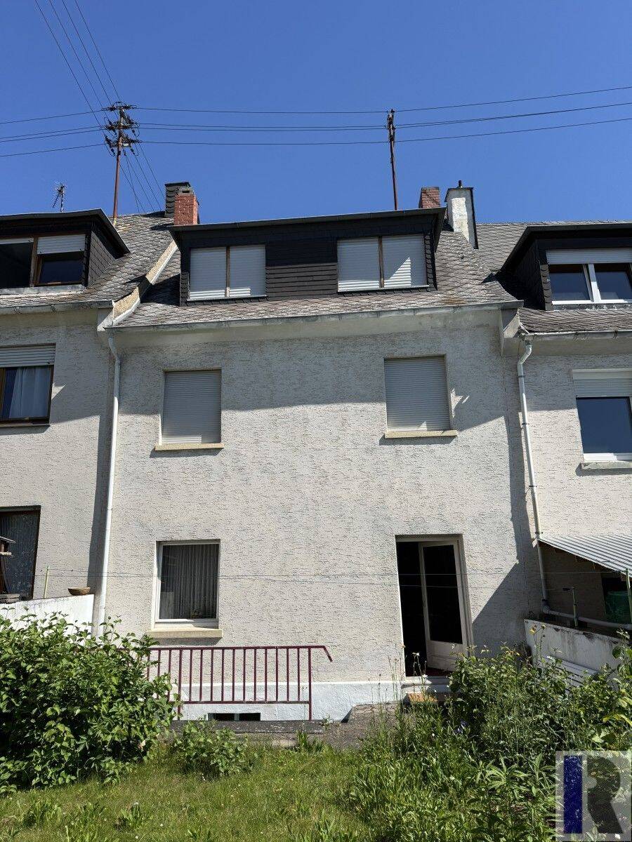 Renovierungsbedürftiges Reihenmittelhaus mit 7 Zimmer in Mayen, 56727 Mayen