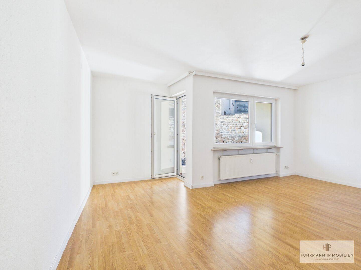 Einziehen und wohlfühlen-gepflegte 2-ZKB-Wohnung mit Balkon in Alt-Saarbrücken, 66117 Saarbrücken