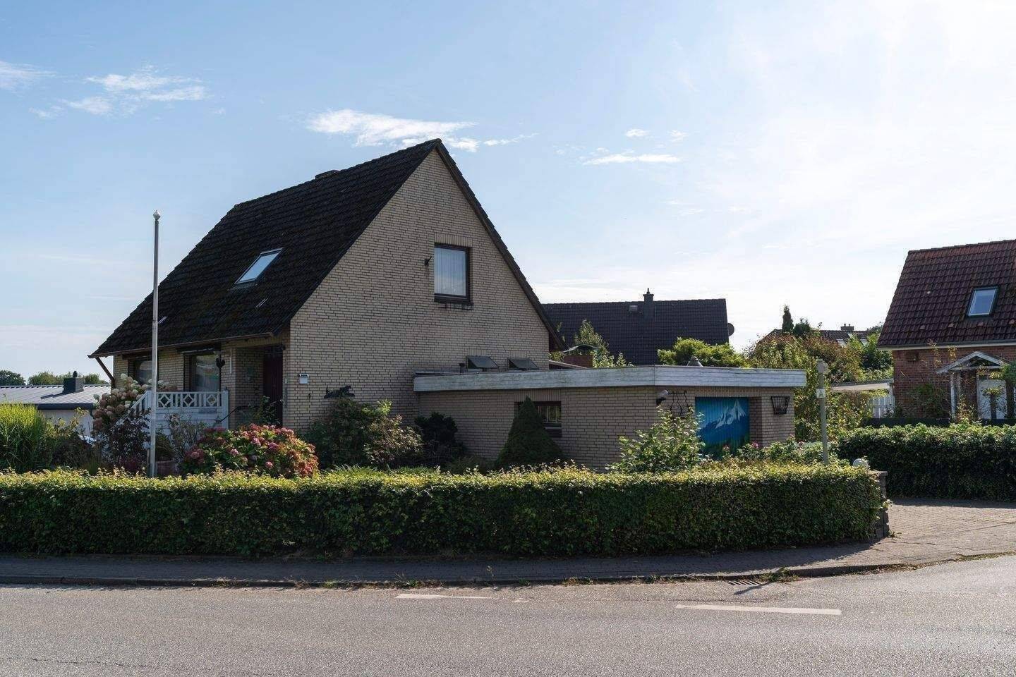 Einfamilienhaus, ca. 102,94m² Wohnfläche, ca. 56,03m² Nutzfläche auf ca. 591m² Grund in 22941 Hammoor, 22941 Hammoor