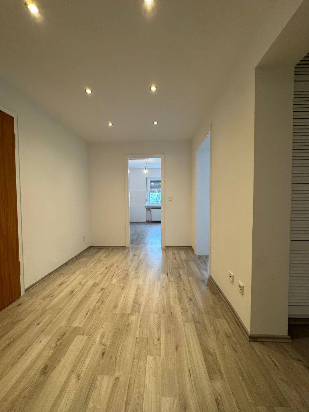 Frisch renovierte 3 Zimmer Wohnung mit Balkon, 47198 Duisburg (Alt-Homberg Hochheide)