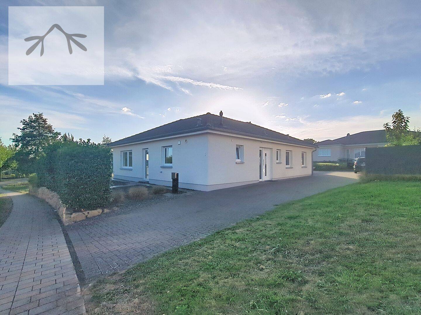 Freistehender Bungalow mit Doppelgarage in Wincheringen – „Auf Mont“, 54457 Wincheringen