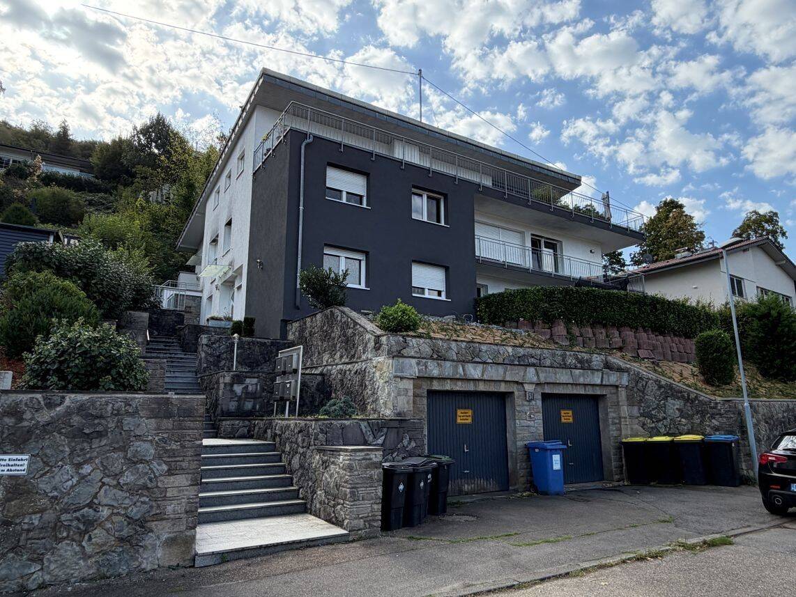 Wohnen mit Aussicht: Stilvolle 3,5-Zimmer-Wohnung über den Dächern von Mosbach, 74821 Mosbach