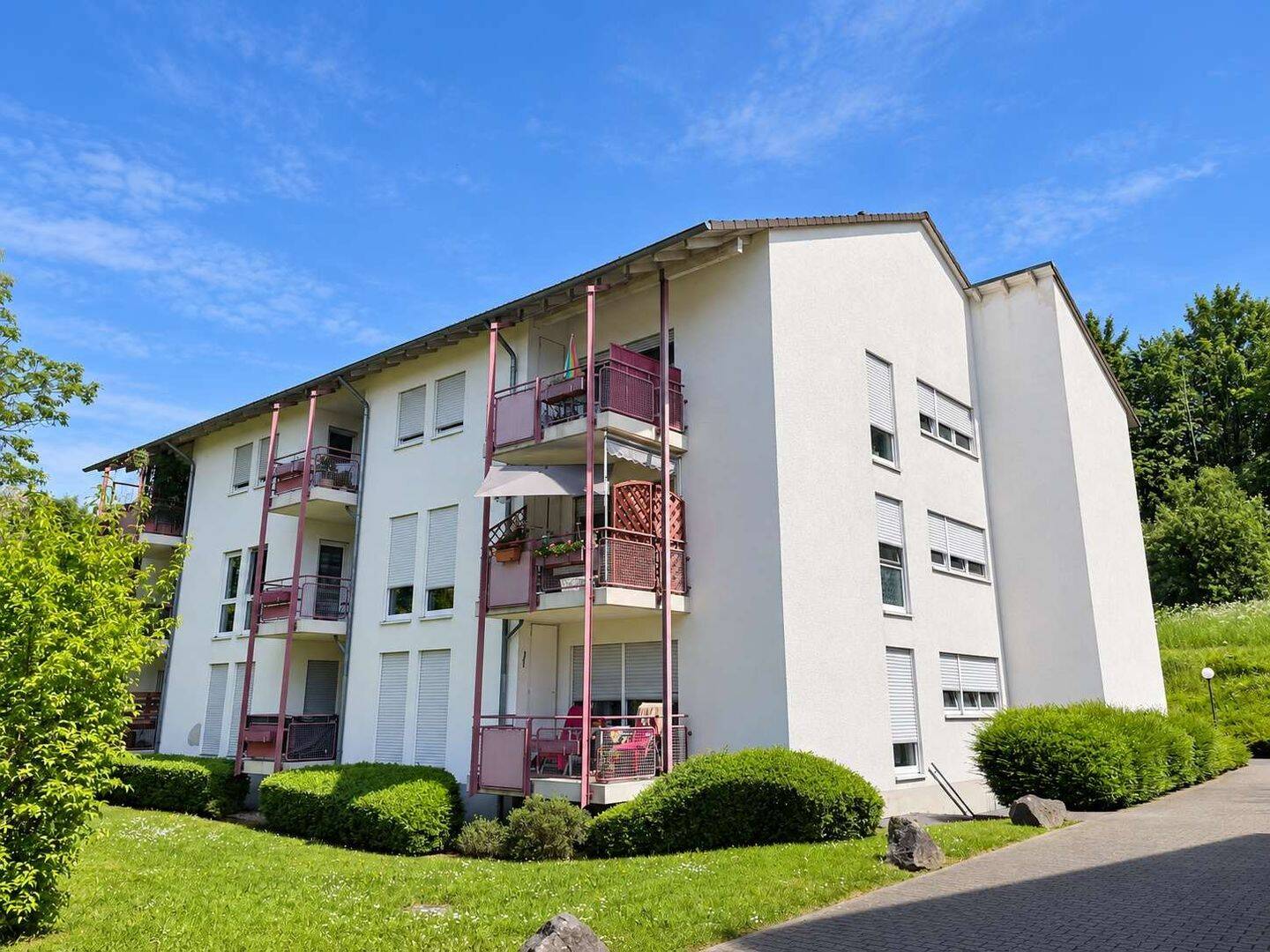 Gepflegte 4-ZKB Wohnung mit Balkon und Garage+Stellplatz, 56076 Koblenz (Ehrenbreitstein Horchheim Horchheimer Höhe Pfaffendorf Pfaffendorfer Höhe)
