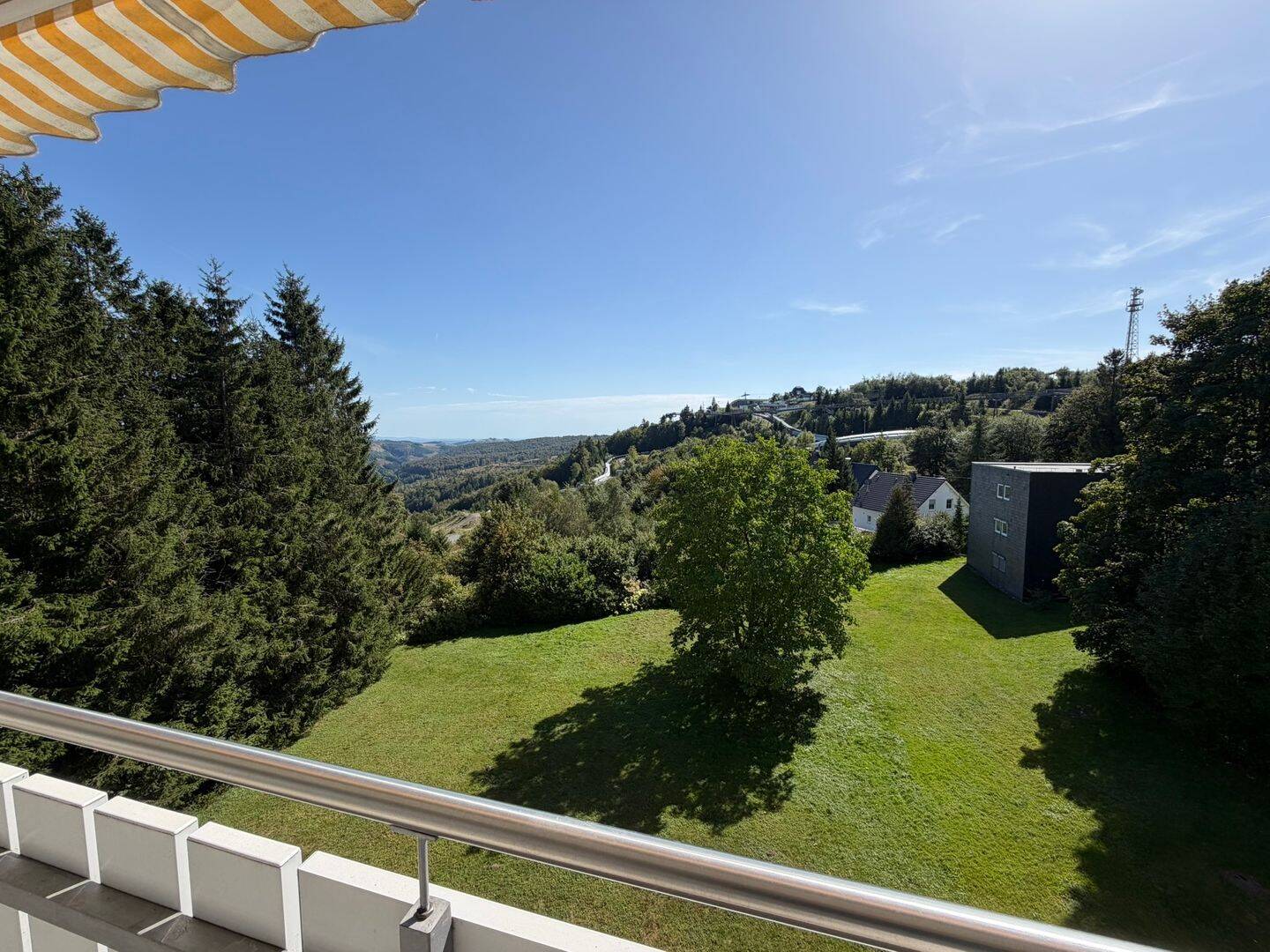 Traumhafte Aussicht auf die Kappe, 2-Zimmer-Wohnung mit Balkon, 59955 Winterberg