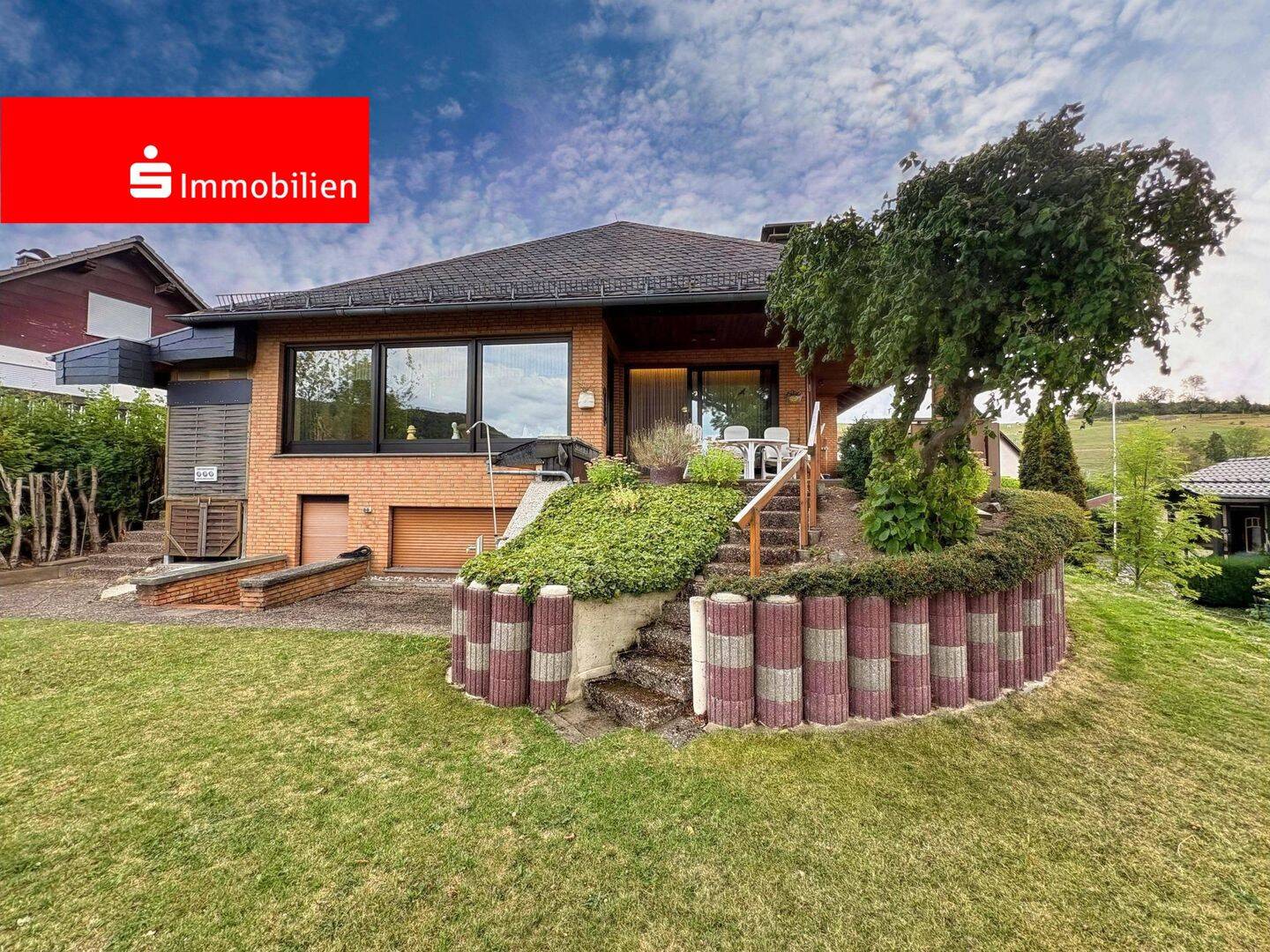 Wohnen, wo andere Urlaub machen – attraktiver Bungalow mit Seeblick in Diemelsee- Heringhausen, 34519 Diemelsee