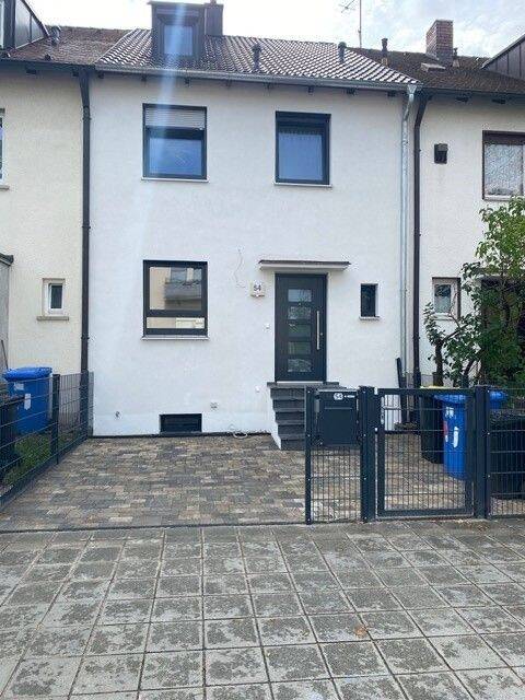 Ohne Köuferprovision!!!!!!!!!Modernes Reihenmittelhaus mit Garten im begehrter Lage im Nürnberger Norden, 90425 Nürnberg